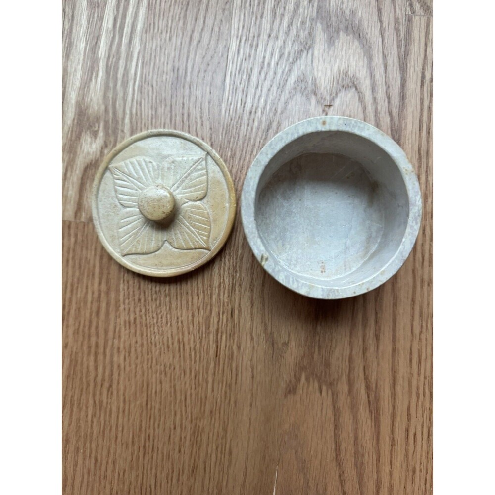 Soapstone Trinket Box With Leaf/Nature Design, Lid, Made in Kenya 2.5” x 3.5”